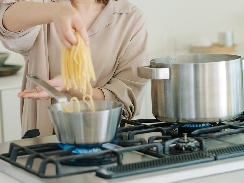 焼くだけ・温めるだけで、忙しい日にも家族にはちゃんとおいしいものを。