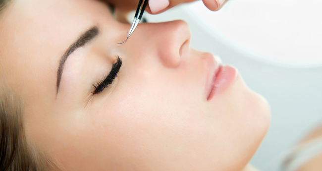 Column49 まつ毛エクステを長持ちさせるメイクとお手入れとは