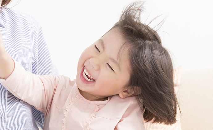 幼児の細い髪の毛も絡まない天然のトリートメント成分配合でしっとりさらさらに